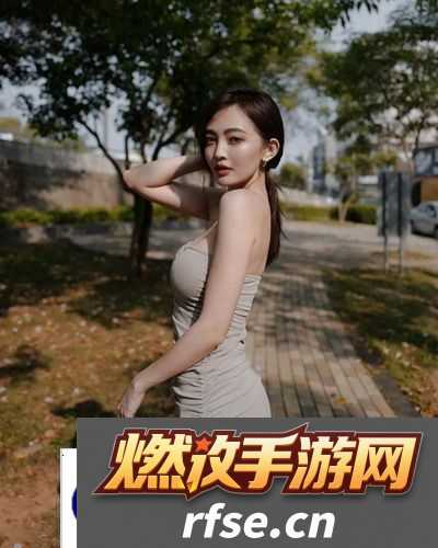 丰满的子2理伦身,网友感慨:真是让人心动的身姿,仿佛是艺术的完美展现啊!